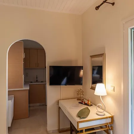 Small Garden By Spyros * カノニ